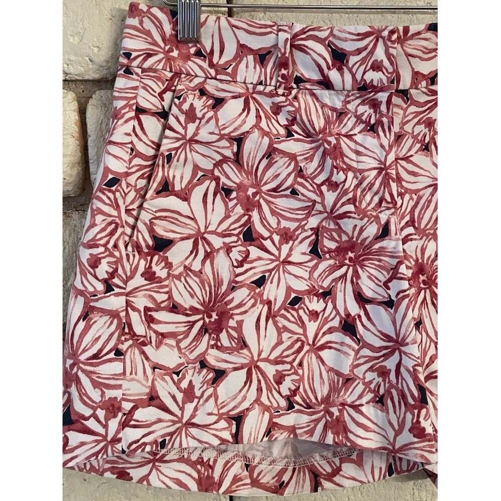 Ann Taylor Floral Chino Shorts – Red &‎ White Hibiscus Print – Size 2 - Picture 2 of 9